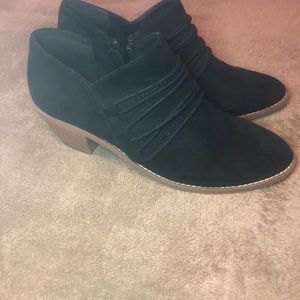 Rocket Dog size 9 booties- only worn a handful of times and very comfortable!